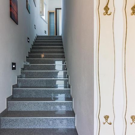 Stunning Apartment In Fazana With House Sea View Zewnętrze zdjęcie