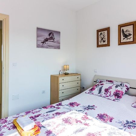 Stunning Apartment In Fazana With House Sea View Zewnętrze zdjęcie