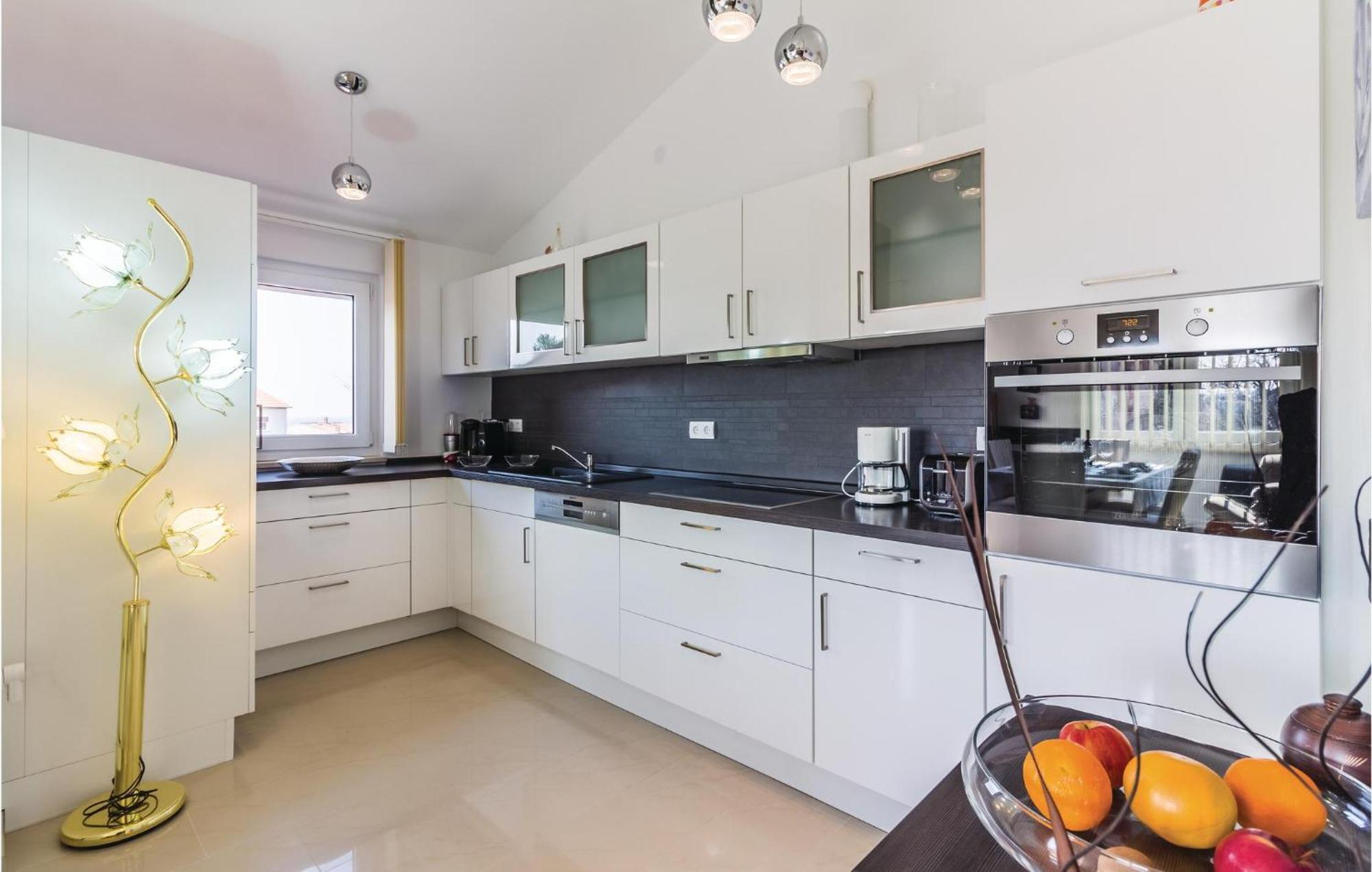 Stunning Apartment In Fazana With House Sea View Zewnętrze zdjęcie