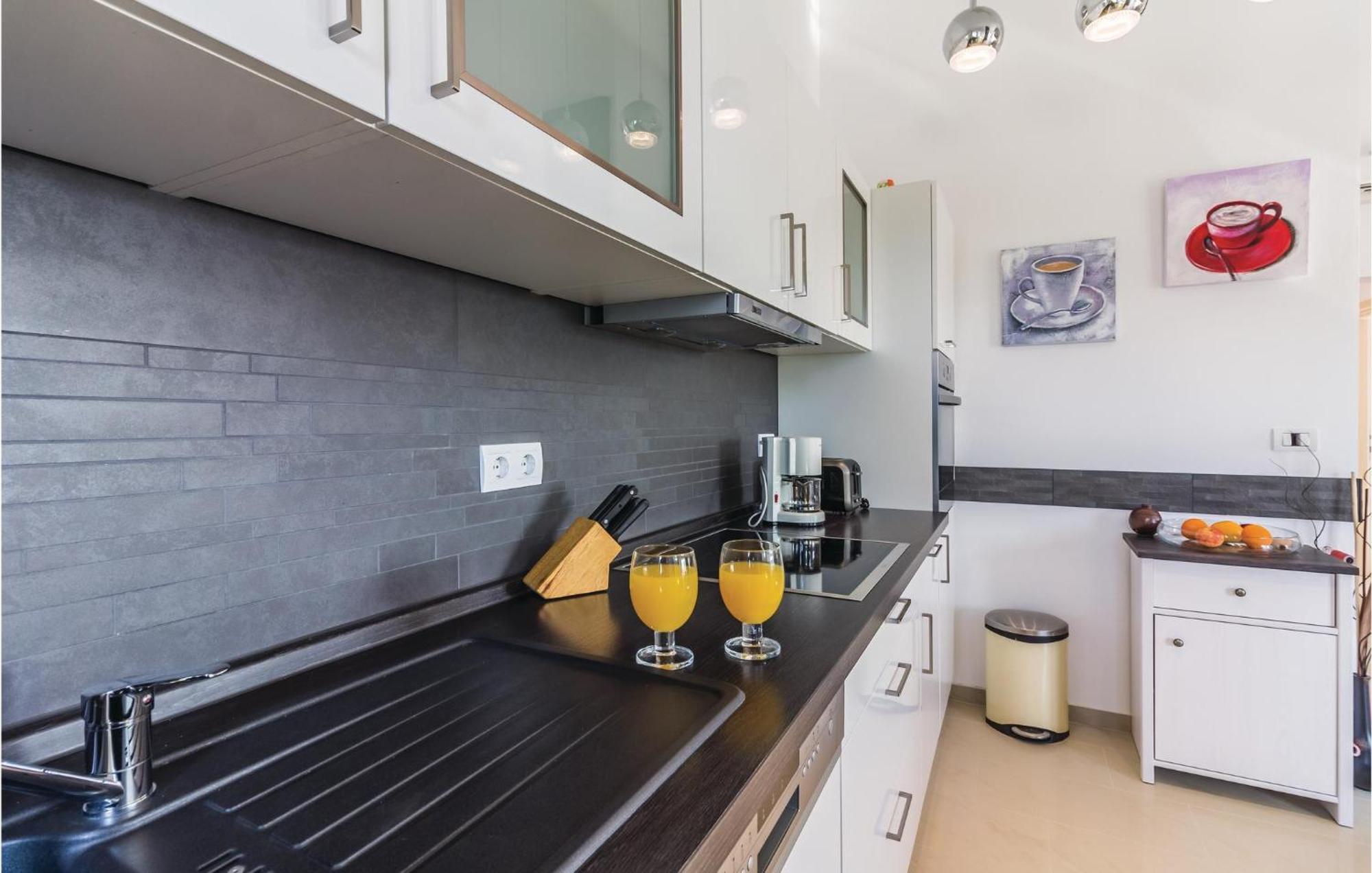 Stunning Apartment In Fazana With House Sea View Zewnętrze zdjęcie