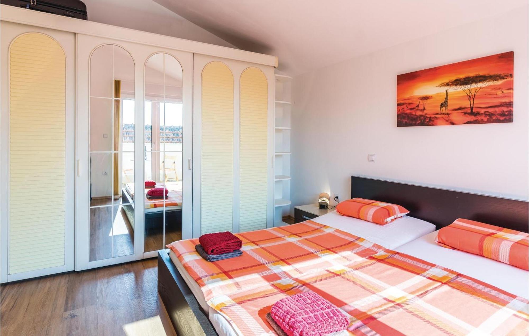 Stunning Apartment In Fazana With House Sea View Zewnętrze zdjęcie