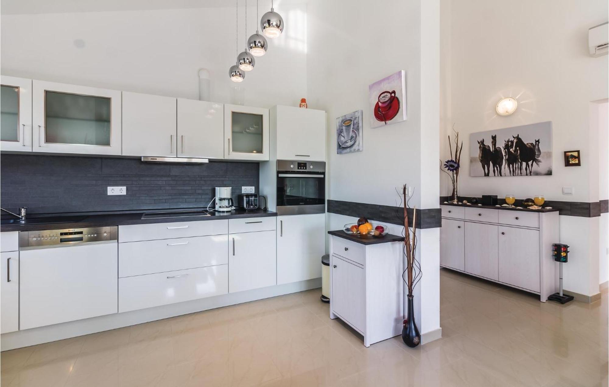 Stunning Apartment In Fazana With House Sea View Zewnętrze zdjęcie