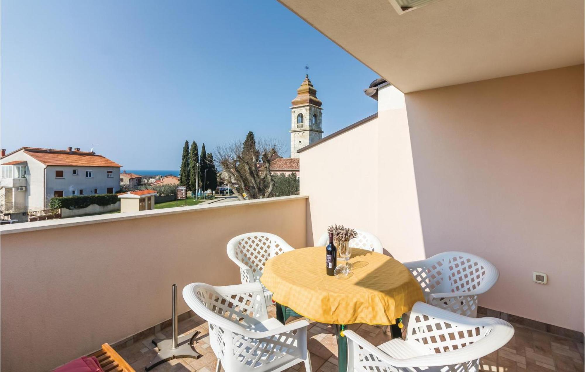 Stunning Apartment In Fazana With House Sea View Zewnętrze zdjęcie