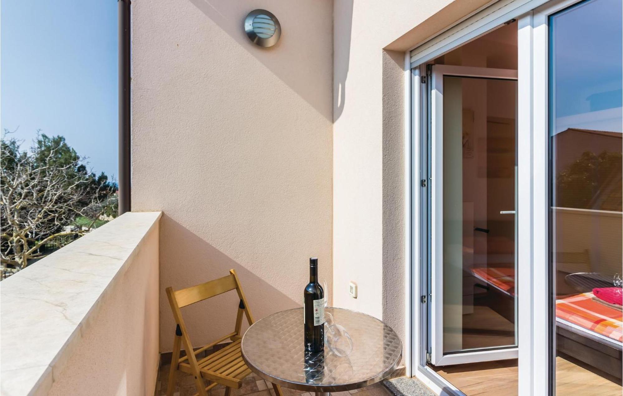 Stunning Apartment In Fazana With House Sea View Zewnętrze zdjęcie